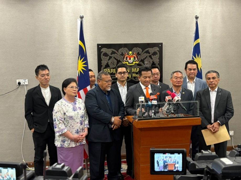 B40 M40都有钱花 BBC赞扬安华吁民支持昌明政府