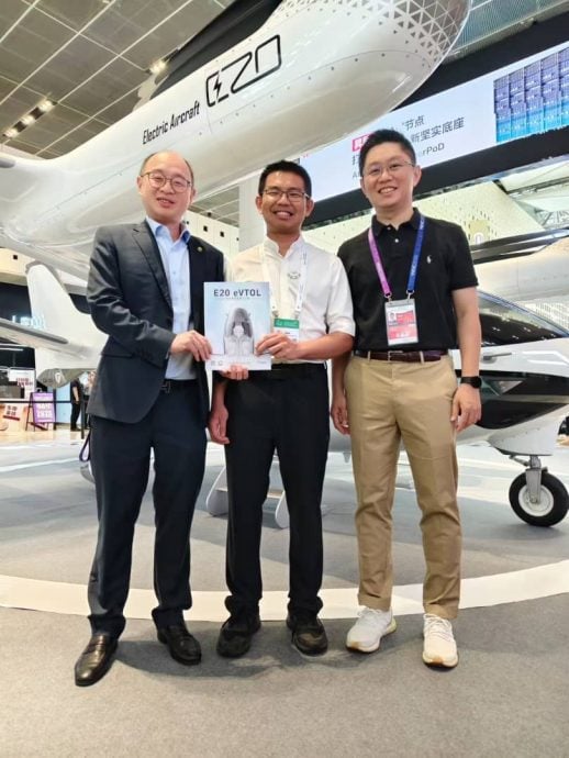 “会飞德士直升机”成焦点 发明者是大马人黄雍威