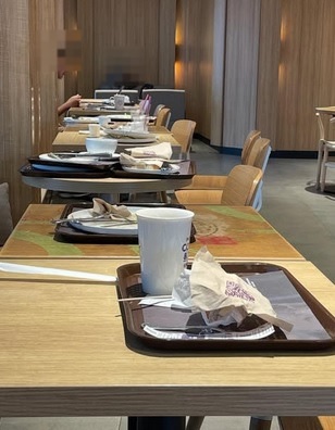 “用餐后该不该清理桌面？” 女医生灵魂拷问掀论战