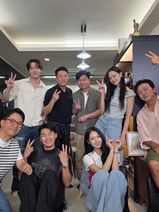 “绯闻女友”李周妍爆恋爱观 接吻合不来才跟GD分手?