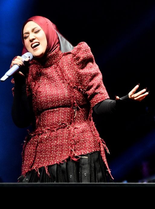 “言语攻击”男歌手身分曝光 茜拉还艾威艾拉清白