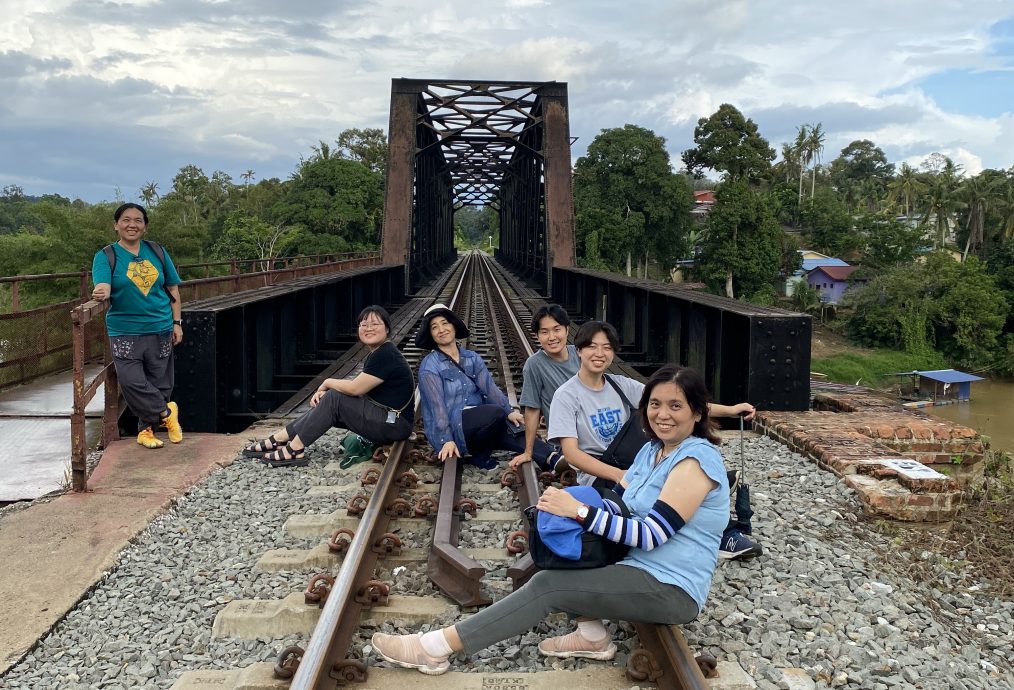 《半岛心旅行》:东海岸“丛林火车”