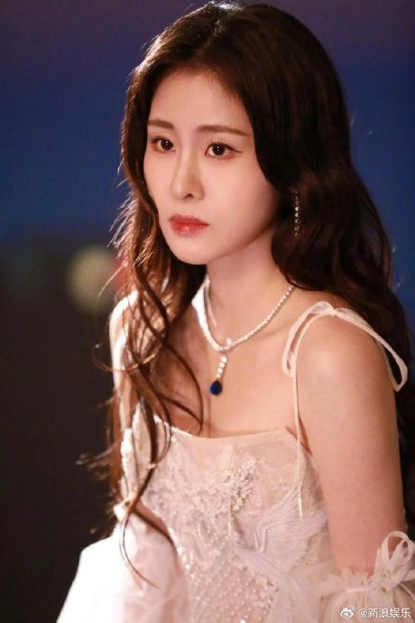 《年轮》“唯一原唱”争议|汪苏泷收回演唱权 张碧晨被禁唱