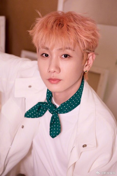 《年轮》“唯一原唱”争议|汪苏泷收回演唱权 张碧晨被禁唱