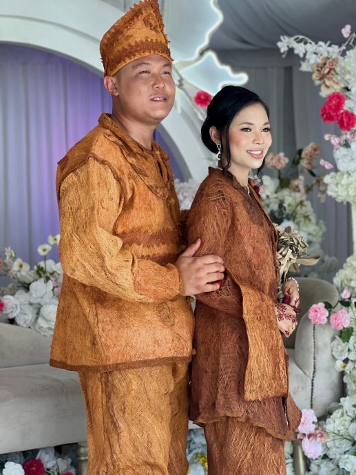 《我们》一场穿在身上的传承:嘉坤族女子与她的树皮婚纱 嘉坤族新娘复兴传统