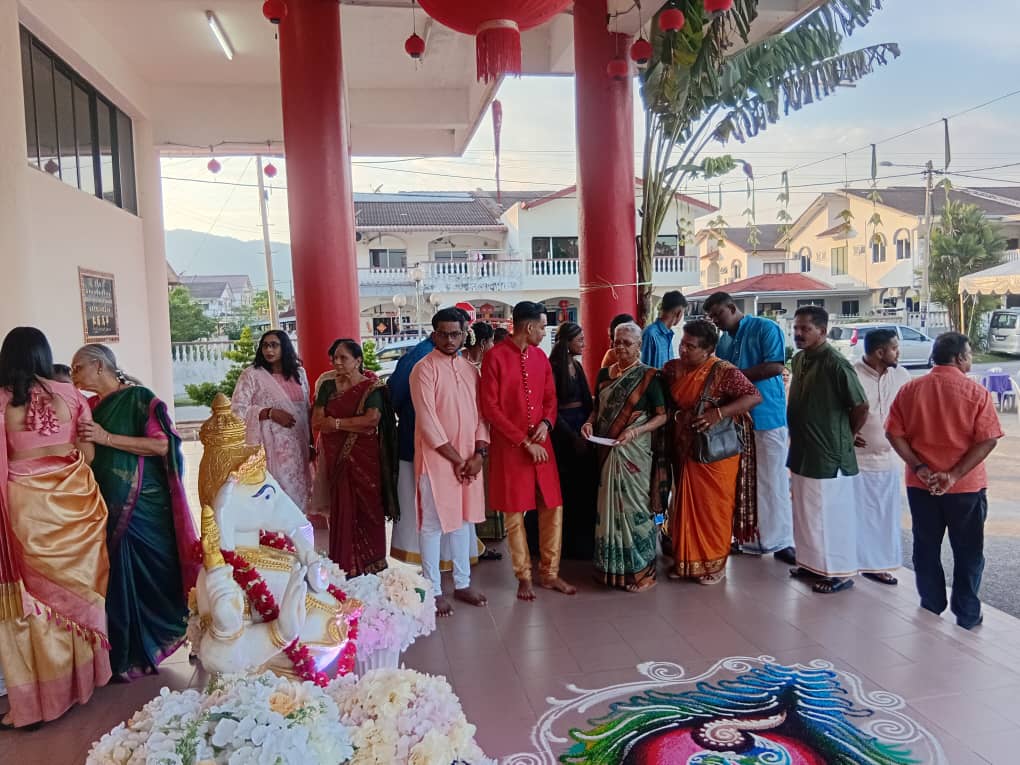 《我们》华印裔红白事面对面举行，双方谅解尊重互不避忌