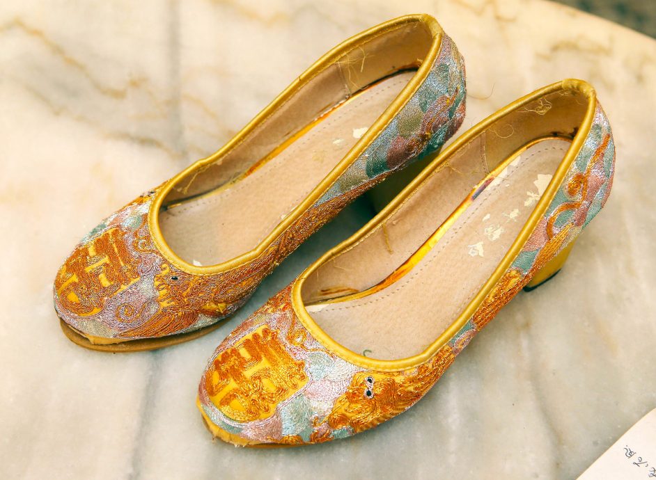 【人生•喜】| 吉日迎亲展传统礼俗 华丽裙褂藏巧思