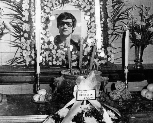 丁珮还原李小龙死亡之夜 没即刻叫救护车真相曝光