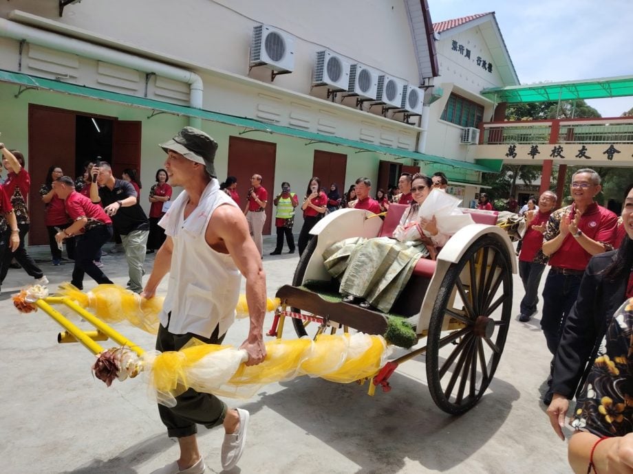 万里望万华一校  方淑芬校长荣休