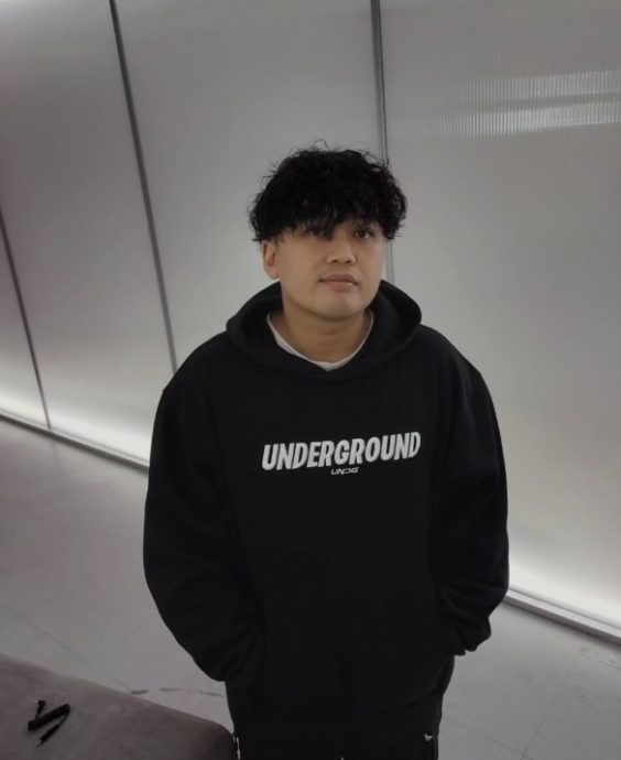 不露脸录视频交代父亲一事 阿亚已求助专业律师