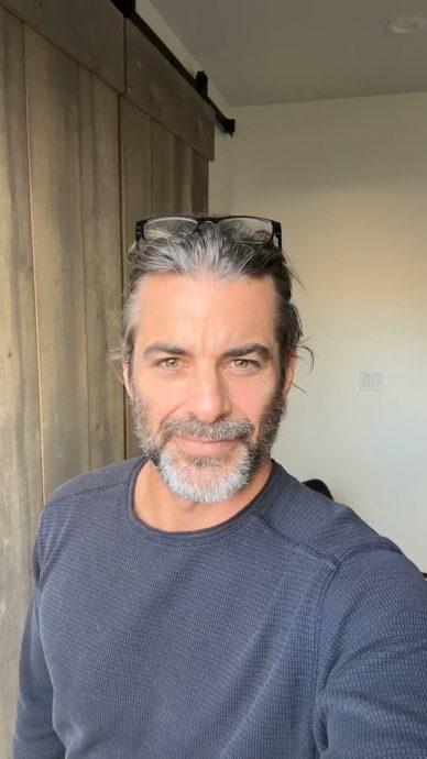 与新欢同游西班牙 珍妮花雅妮斯顿情牵人生教练