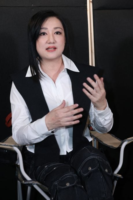 与蔡宜轩米亚若合唱粤语新歌 郭雯雯被广东俚语考倒