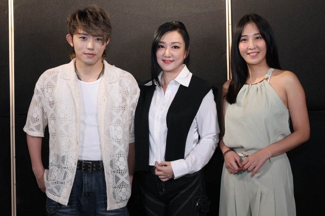 与蔡宜轩米亚若合唱粤语新歌 郭雯雯被广东俚语考倒