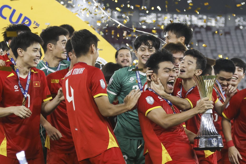 东南亚U23足球赛| 决赛1球挫主队印尼  越南第3度夺冠