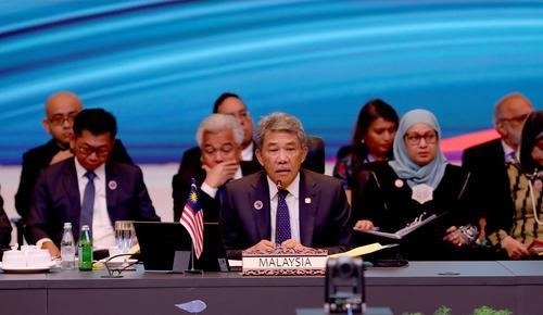东盟外长会议|末哈山吁东亚峰会果敢行动 “终结以巴80年冲突”