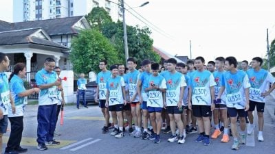 《中华行》义跑颁奖礼 | 叶光威：华裔生育率逐年下降 直接影响华校生源