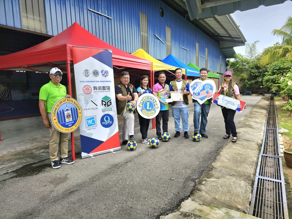 东(已签):吉兰丹文化城狮子会移交UV帐篷予马樟培华华小