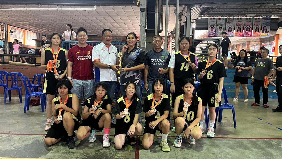 东:双村杯2025年14岁以下男女篮球赛圆满落幕 TTBC泗公队与劳勿队称王封后