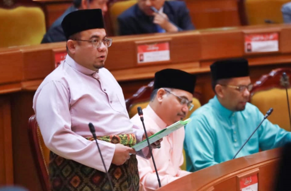 东：吉兰丹州政府持续展现坚定承诺，通过地方政府推行多项持续措施，全面提升民众的卫生意识，迈向更洁净宜居的生活环境。