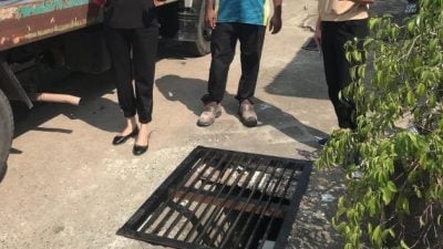 双溪仁新村小食档前  破损沟盖更换了