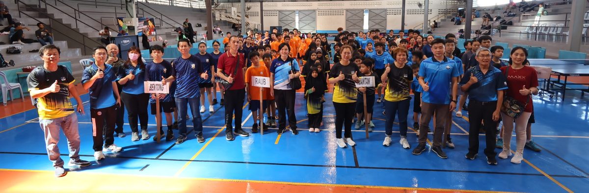 东:已签发:2025年第50届全彭乒乓锦标赛开赛,五县好手同场竞技争夺各组别的冠军殊荣。