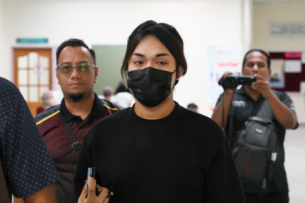 东：已签发：一名男扮女装的男子因透过社交媒体鼓吹淫乱行为，被登嘉楼伊斯兰高庭判罚4900令吉。