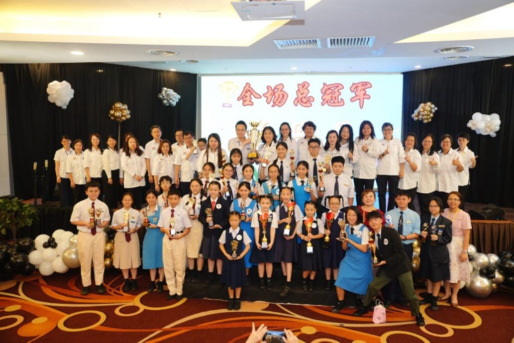 东：已签发：关丹华团联合会会长拿督蔡永祥指出，只有掌握了扎实的专业知识，才能在未来的学业道路上稳步前行，成为国家的栋梁之才。