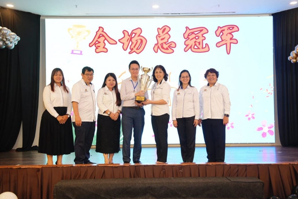 东：已签发：关丹华团联合会会长拿督蔡永祥指出，只有掌握了扎实的专业知识，才能在未来的学业道路上稳步前行，成为国家的栋梁之才。