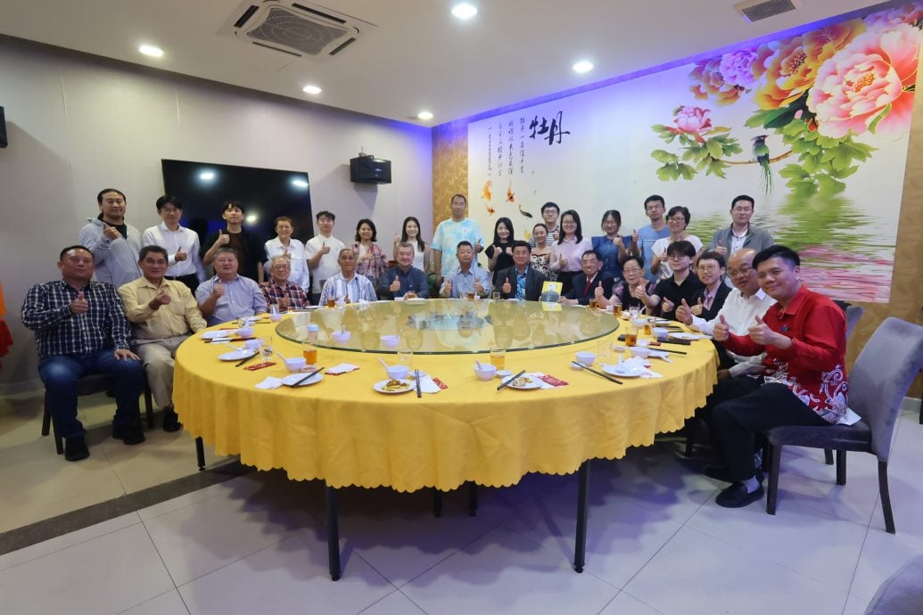 东：已签发：华总永久名誉会长丹斯里方天兴指出，马来西亚是首批参与“一带一路”的国家之一，而关丹在马中良好关系的基础上，成为该倡议的重要起点与战略据点。