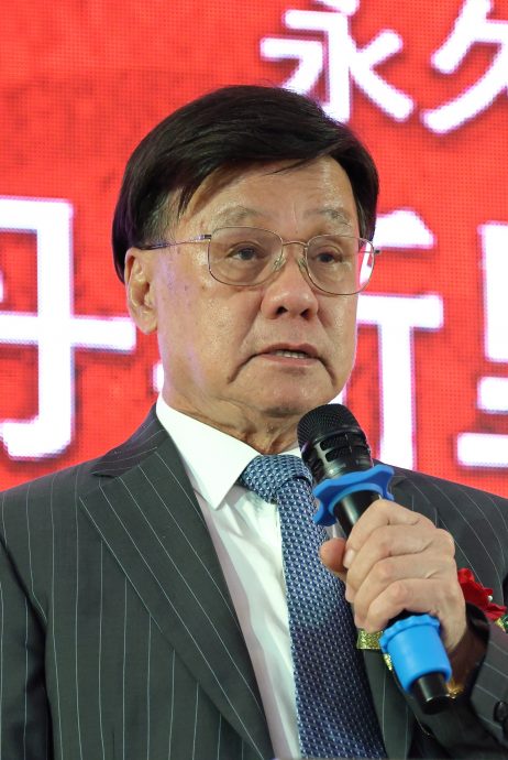 东：已签发：彭华团宣誓就职