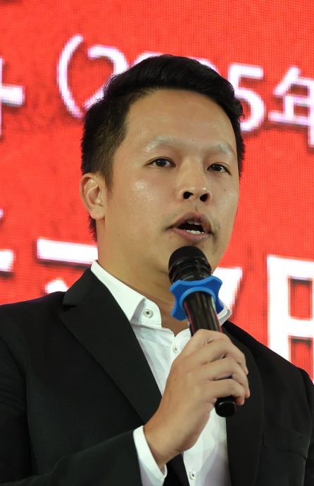 东：已签发：彭华团宣誓就职