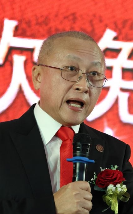 东：已签发：彭华团宣誓就职