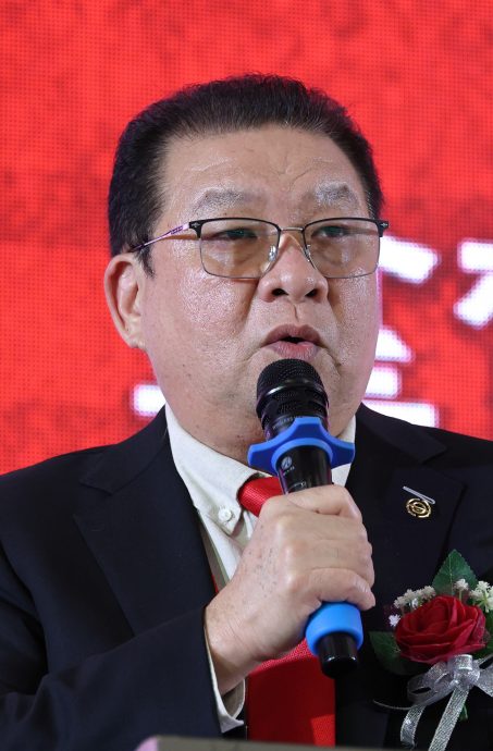 东：已签发：彭华团宣誓就职