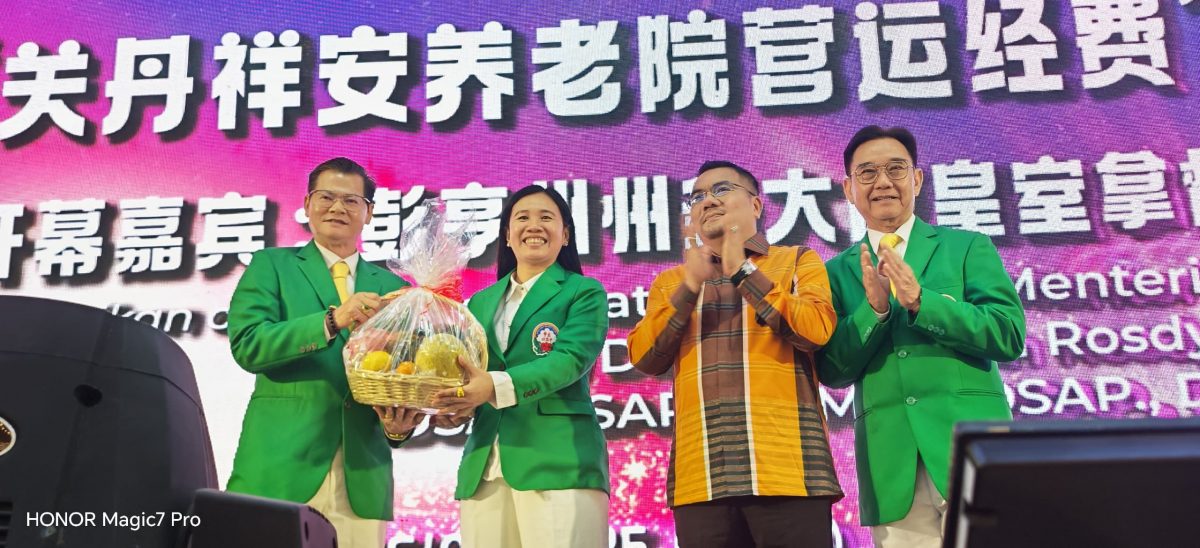 东:已签发:彭州土展区事务、合作社、企业委员会主席拿督阿米扎指出,我国人民无论种族或宗教背景,在慈善方面始终秉持同一份信念与善心,齐心伸出援手