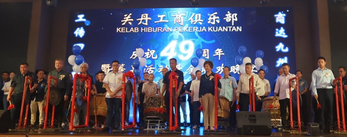 东：已签发：彭州行政议员沈春祥披露，公正党中央理事会已明确反映，汽油不能起价，因此呼吁民众静待首相拿督斯里安华宣布的消息。