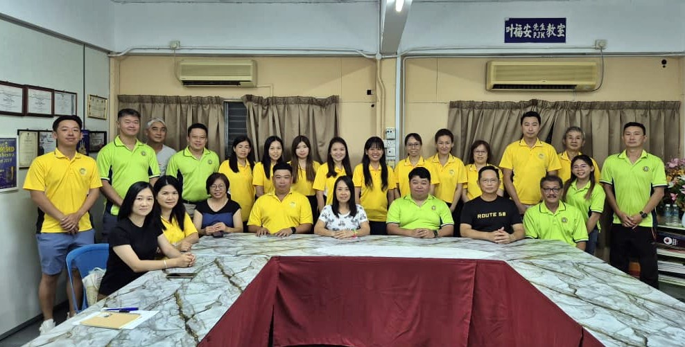 东:已签发:挽华校友回校日 11月举行 主题“叙旧 · 连心 · 回馈”