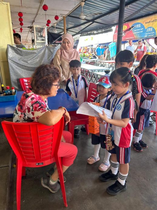 东:已签发:甘马挽一所幼儿园联合家长举办“救救老虎义卖会”,为马来亚虎保育筹集善款,为濒危物种的保护工作注入温暖力量。