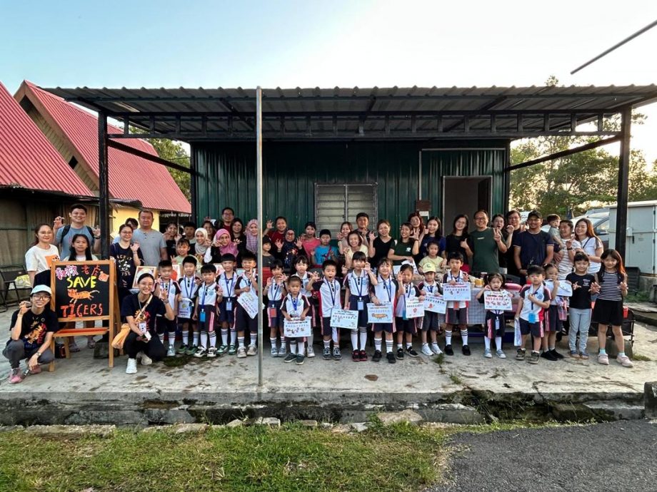 东:已签发:甘马挽一所幼儿园联合家长举办“救救老虎义卖会”,为马来亚虎保育筹集善款,为濒危物种的保护工作注入温暖力量。