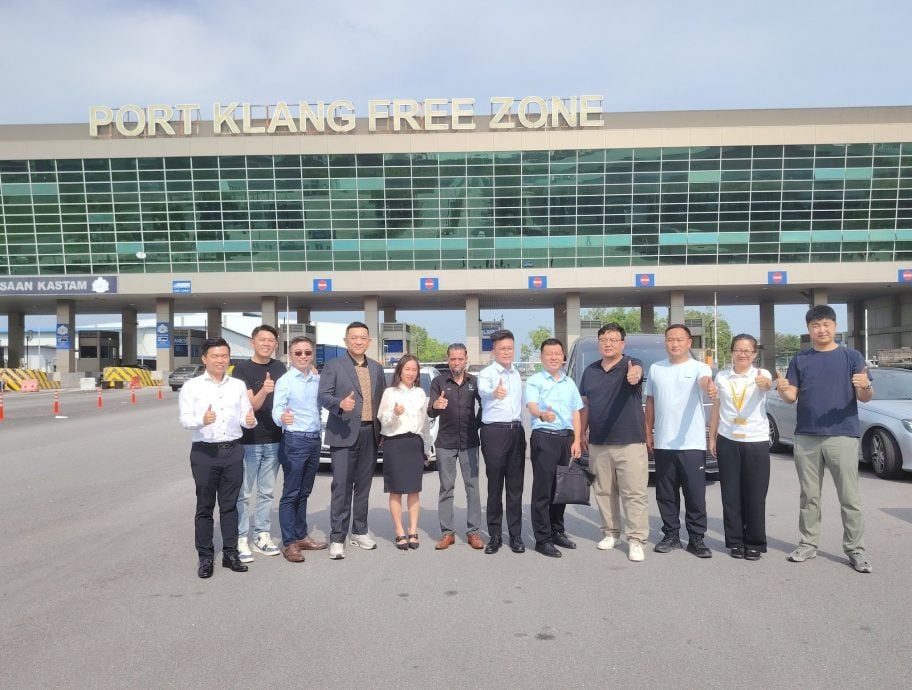 东:已签发:登中总接待新疆生产建设兵团贸促会代表团 加强马中新疆经贸合作