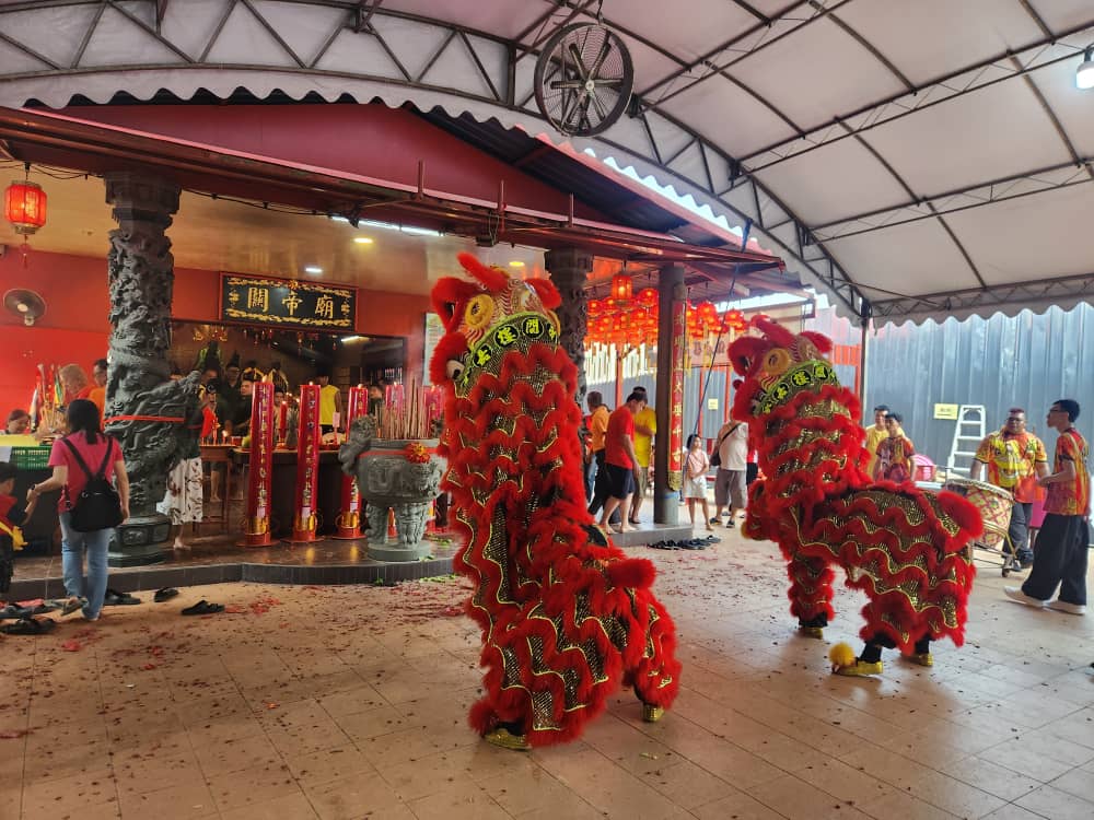 登嘉楼关帝庙今年顺利举办关帝圣君千秋宝诞庆典,活动各项筹备工作进展顺利,不仅成功获得瓜登市政厅批准的歌台表演准证,建庙基金的筹募工作也获得热烈响应。