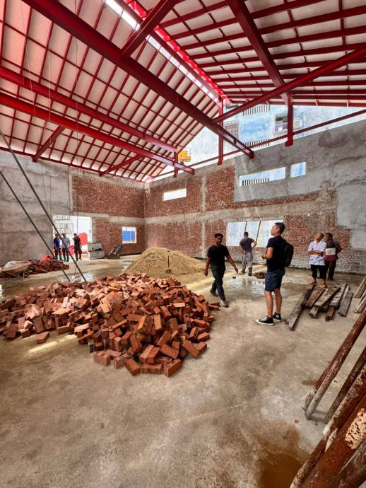 登嘉楼关帝庙今年顺利举办关帝圣君千秋宝诞庆典,活动各项筹备工作进展顺利,不仅成功获得瓜登市政厅批准的歌台表演准证,建庙基金的筹募工作也获得热烈响应。