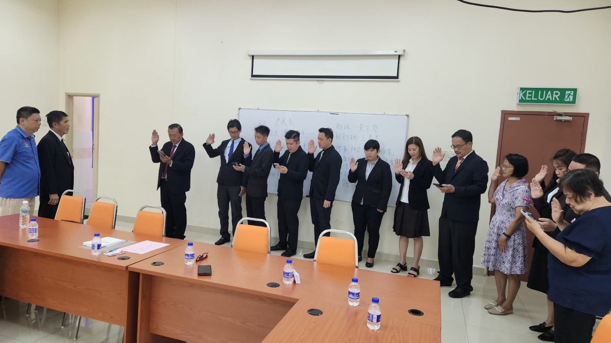 东：已签发：首届登嘉楼华校校友会联合会正式成立 全力推动文教与社会发展