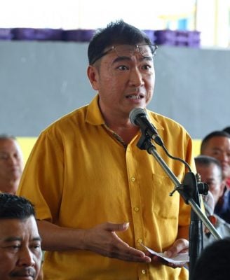 东:彭行政议员与渔民会面了解问题