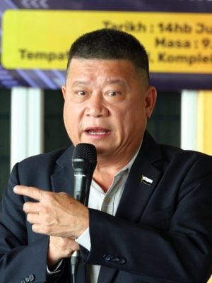 东:彭行政议员与渔民会面了解问题