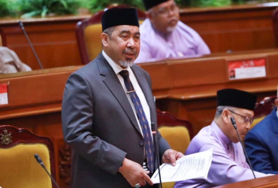 东:掌管丹州公共工程、基建、水务与乡区发展委员会的行政议员拿督依扎尼胡欣披露,丹州政府将在瓜拉吉赖和话望生两县推行5项蓄水站提升计划,以加强乡区乾净水供应。