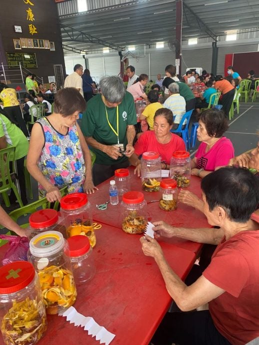 明光村委会与华小联办环保酵素工作坊 李振运:环保从自身做起