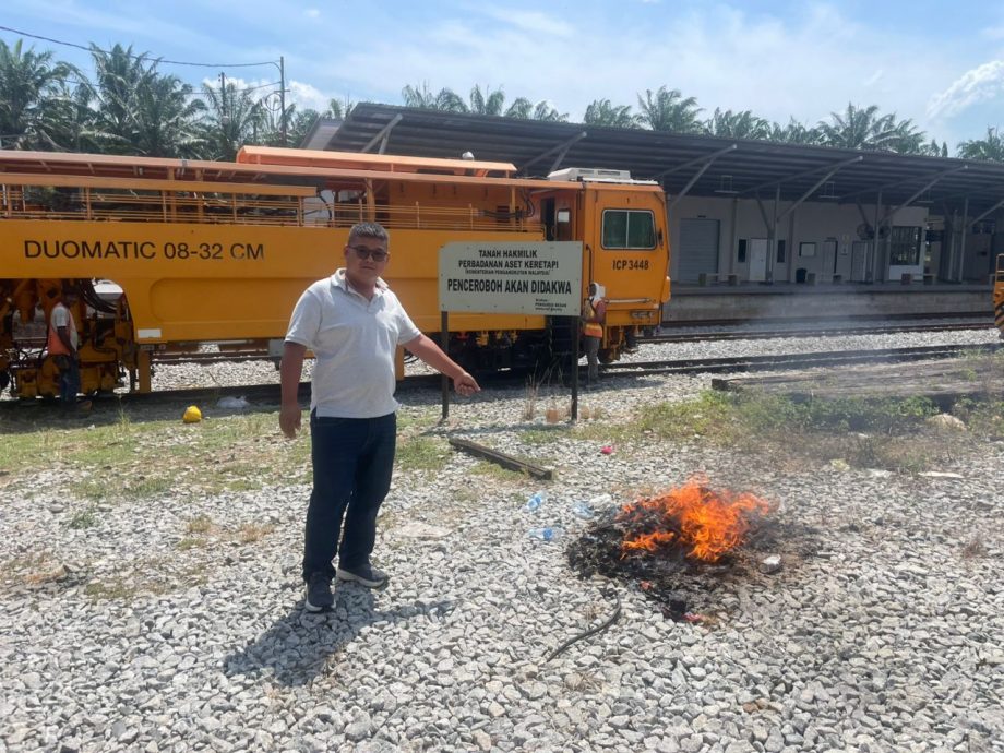 东:烟霾来袭碰上烧垃圾火上加油 简俊权呛烧垃圾行为要不得