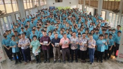 逢甲杯书法赛   直凉华中362学生挥毫