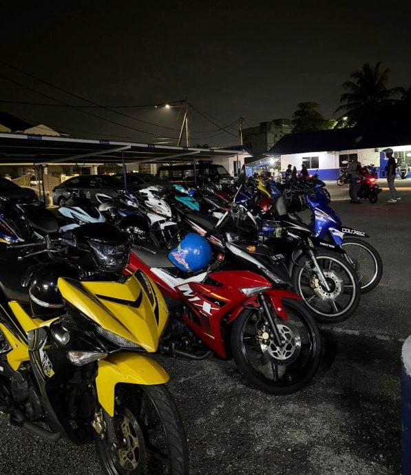 东：（已签发）关丹警方执法行动开139张罚单 2人因危险驾驶被捕