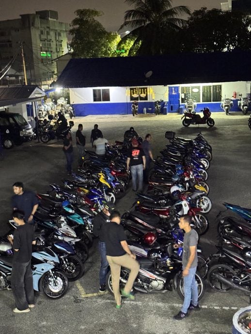 东：（已签发）关丹警方执法行动开139张罚单 2人因危险驾驶被捕